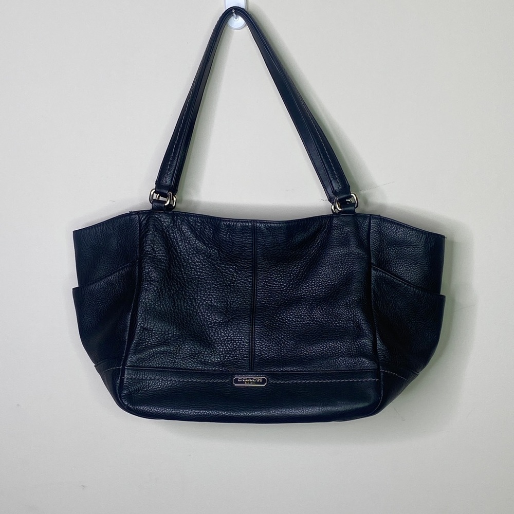 Coach  Black Purse N A1320-F25651